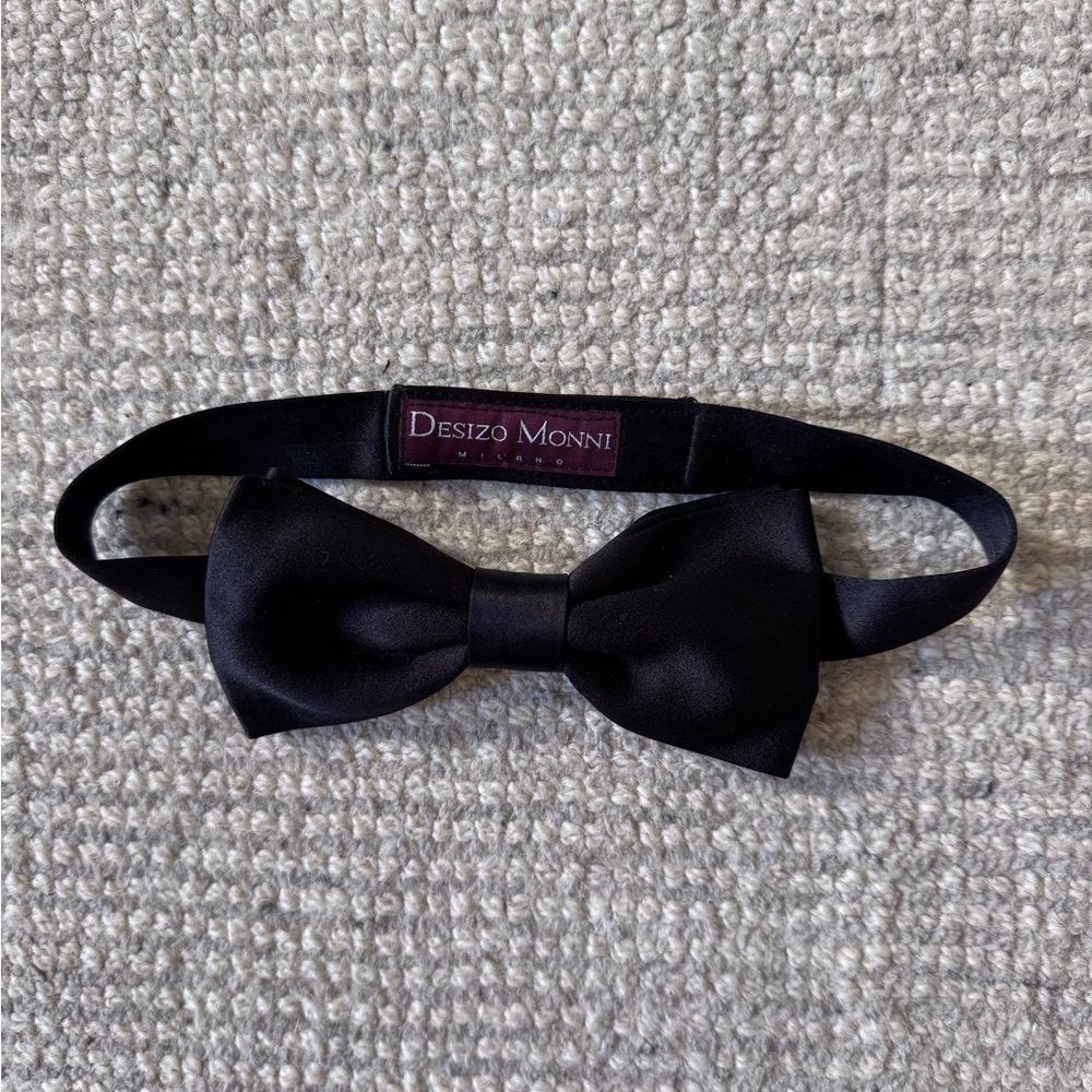 Desizo Monni Milano Pre-Tied Black Bow Tie